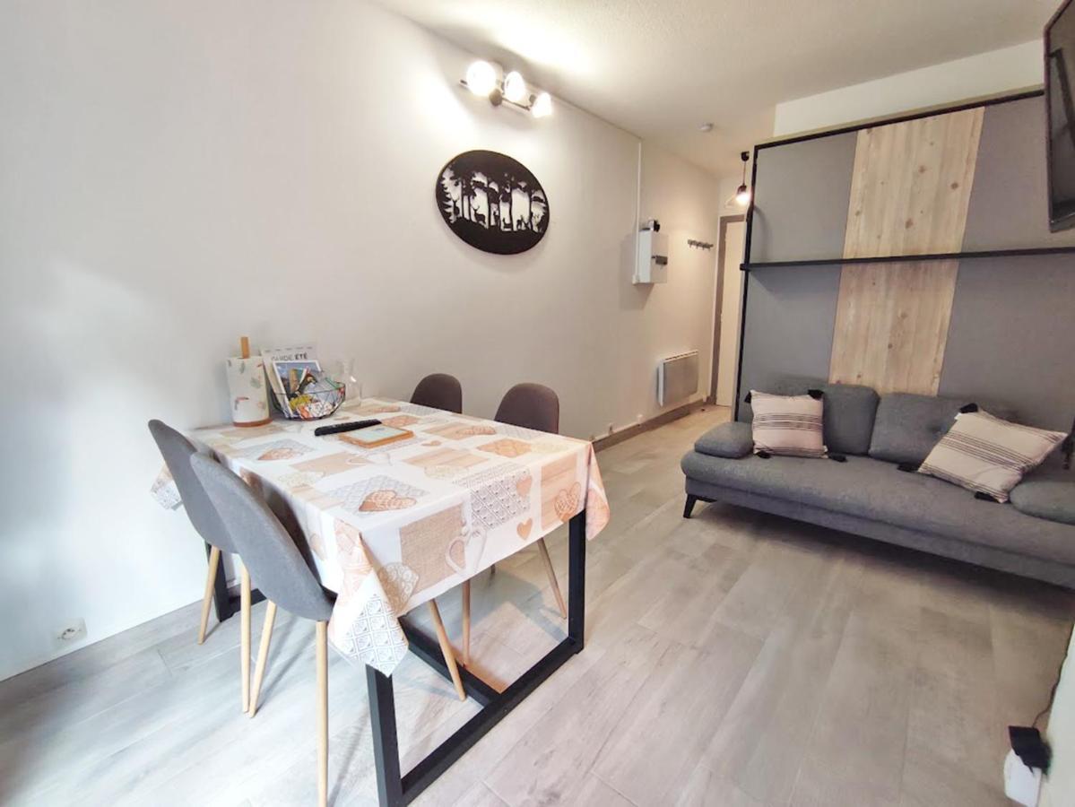 Apartment Le Reflet Des Montagnes, Studio, Centre Luchon, 4 Personnes Bagneres-de-Luchon