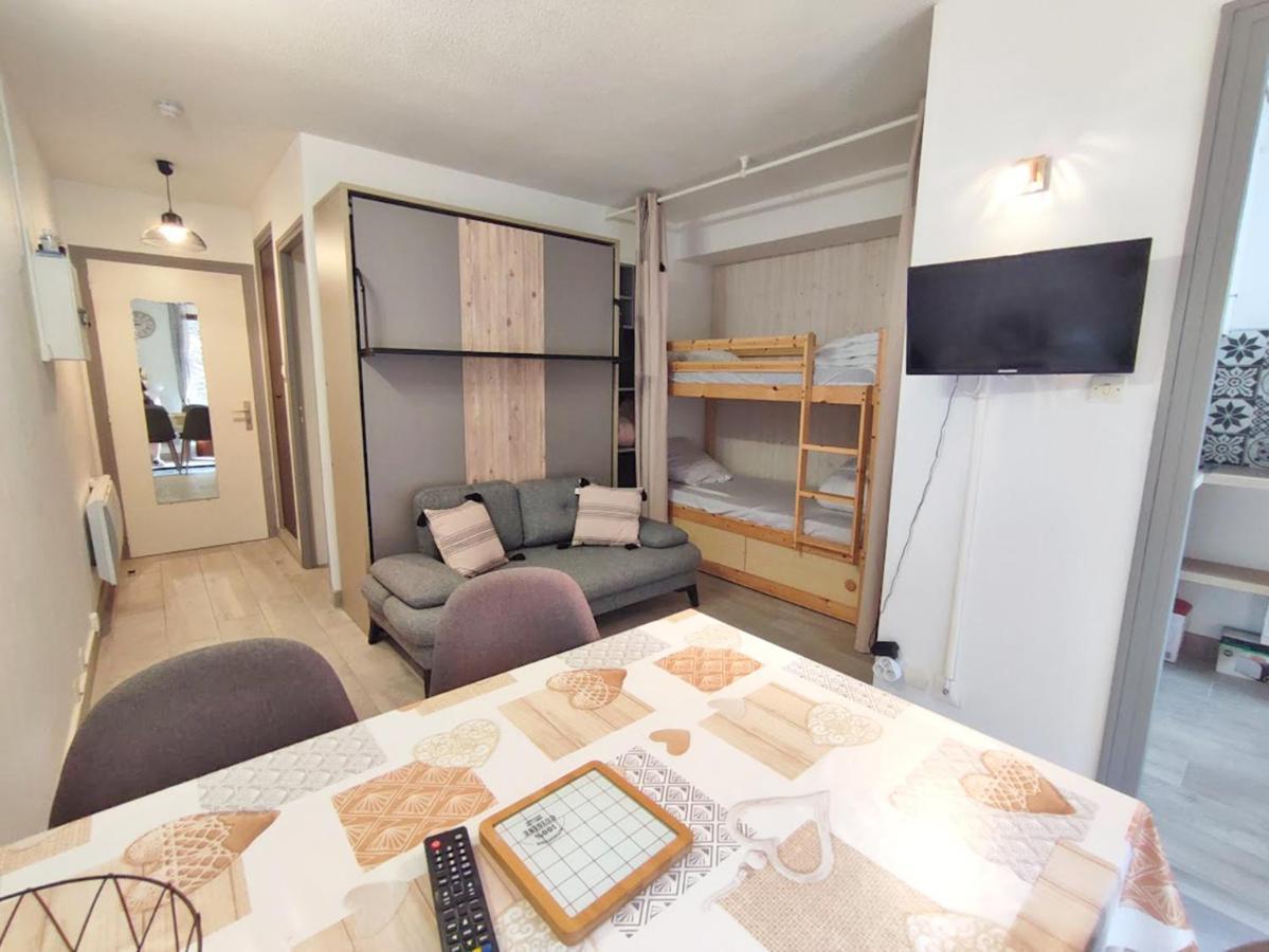 Appartement Le Reflet Des Montagnes, Studio, Centre Luchon, 4 Personnes Bagnères-de-Luchon